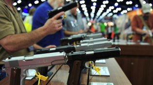Texas aprueba libre porte de armas en público